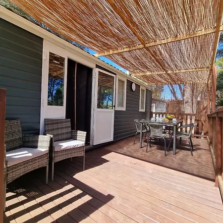 Nomad Infinity Holiday home *